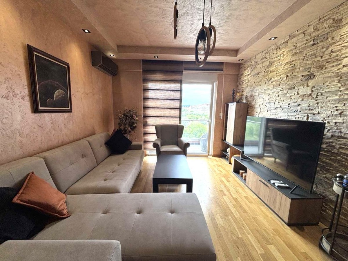 For sale: fully furnished, comfortable one-room apartment with attached parking lot under Ljubovica, Zabjelo, Podgorica