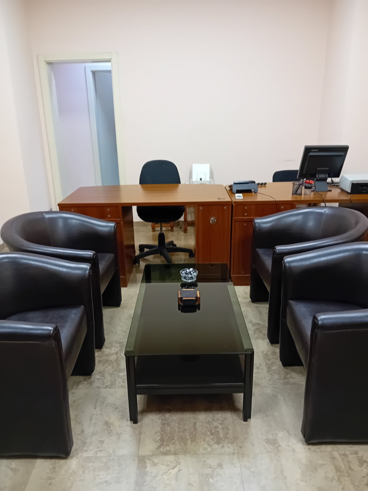 Izdaje se opremljena kancelarija preko Morače,Podgorica