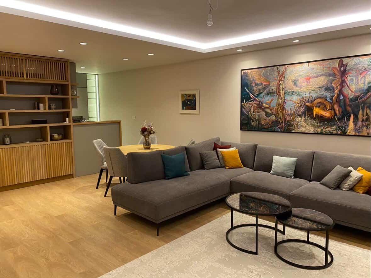 Izdaje se luksuzan dvosoban stan,Centar,Podgorica