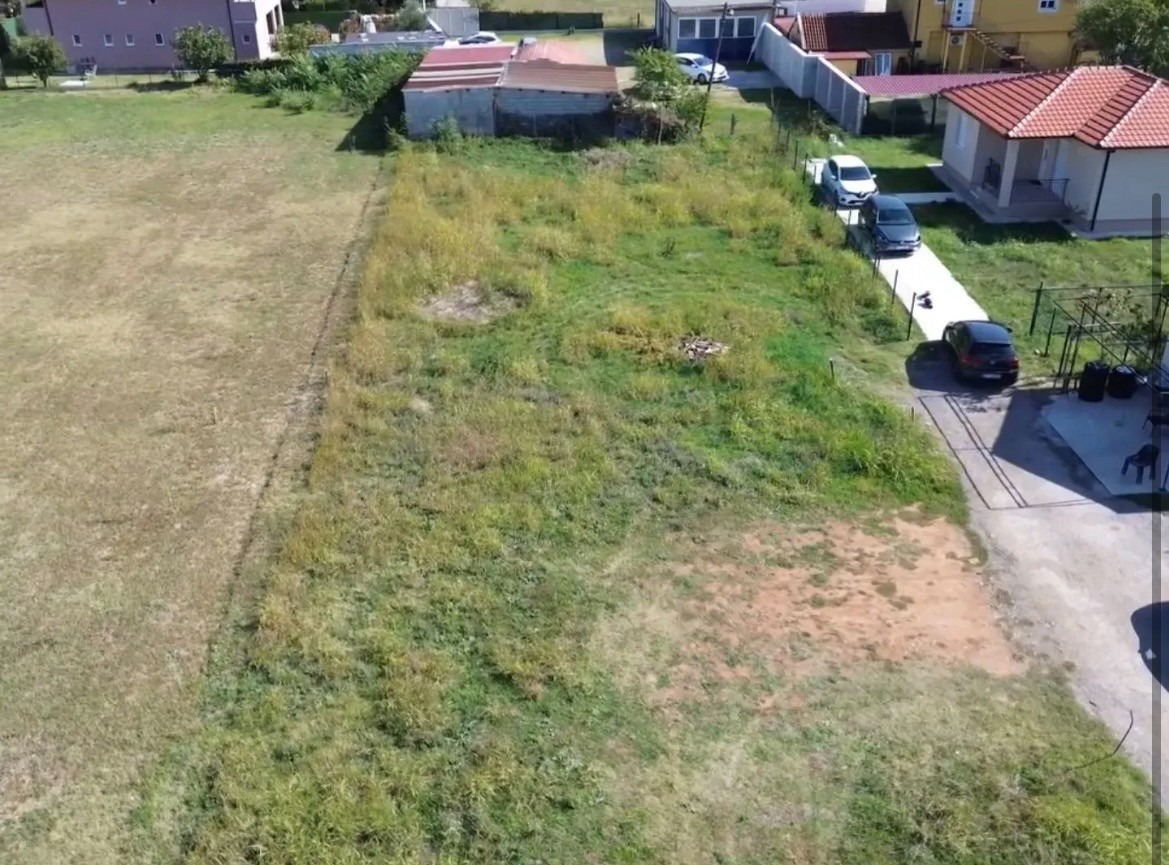 Prodaje se plac , Tološi, Podgorica