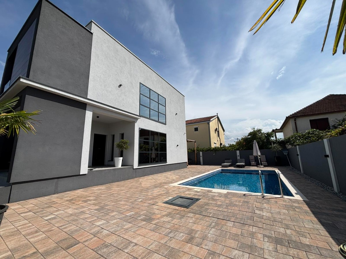 Newly built villa in Donja Gorica for sale.