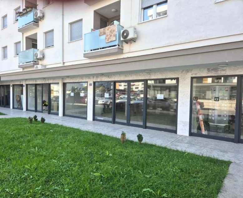 Izdaje se poslovni prostor na Pobrežju, Podgorica