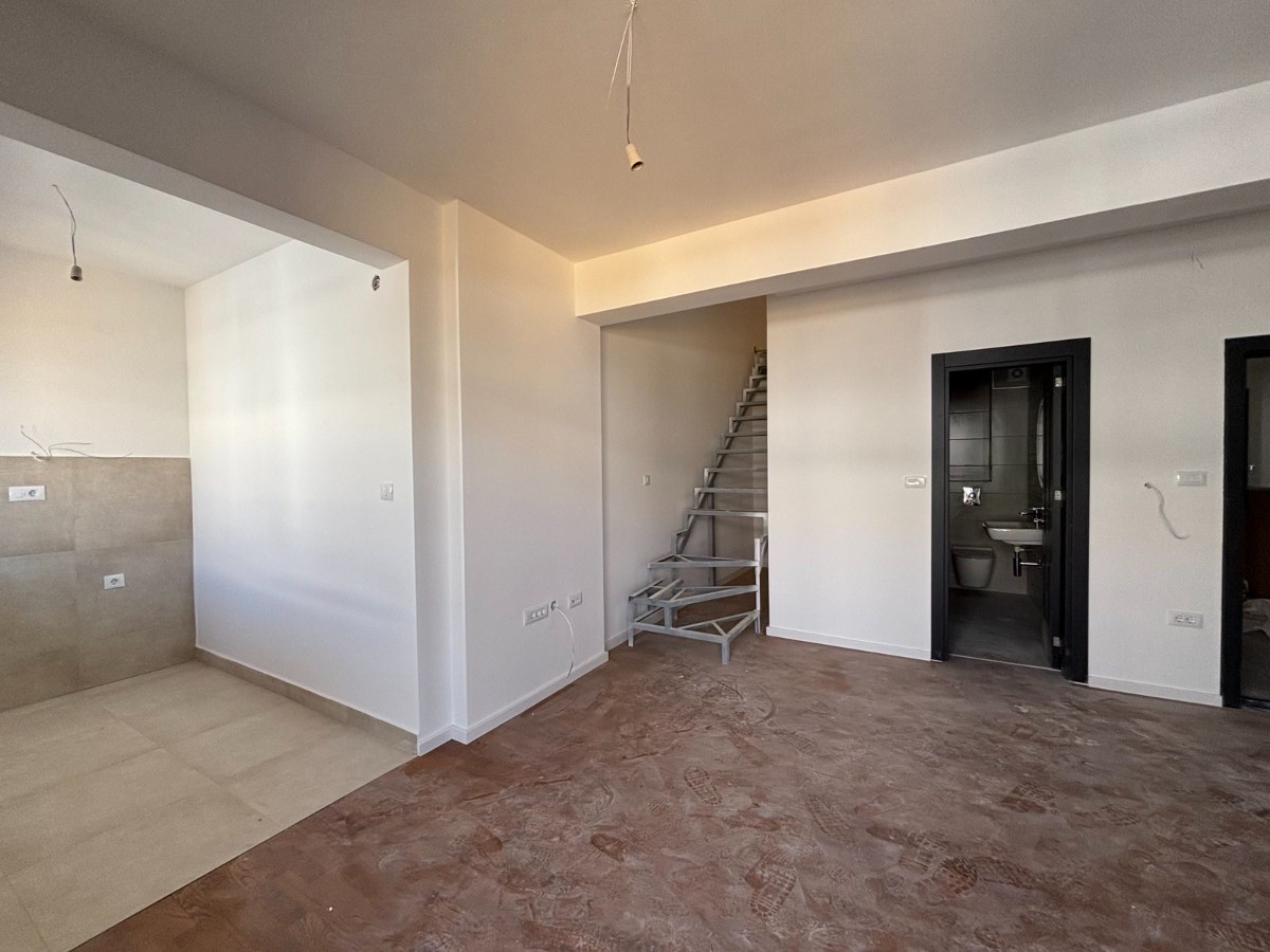 Prodaje se Trosoban Duplex Stan u Zagoriču, Podgorica 