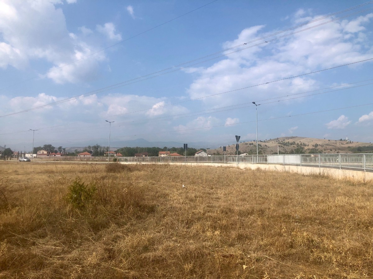Prodaje se plac kod mosta Luča, Dajbabe, Podgorica. 