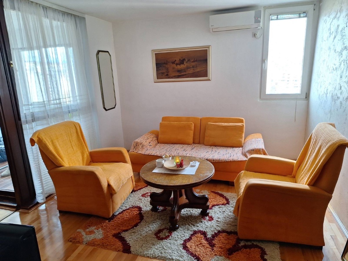 Prodaja dvosobnog stana 76m2 u Bloku 5