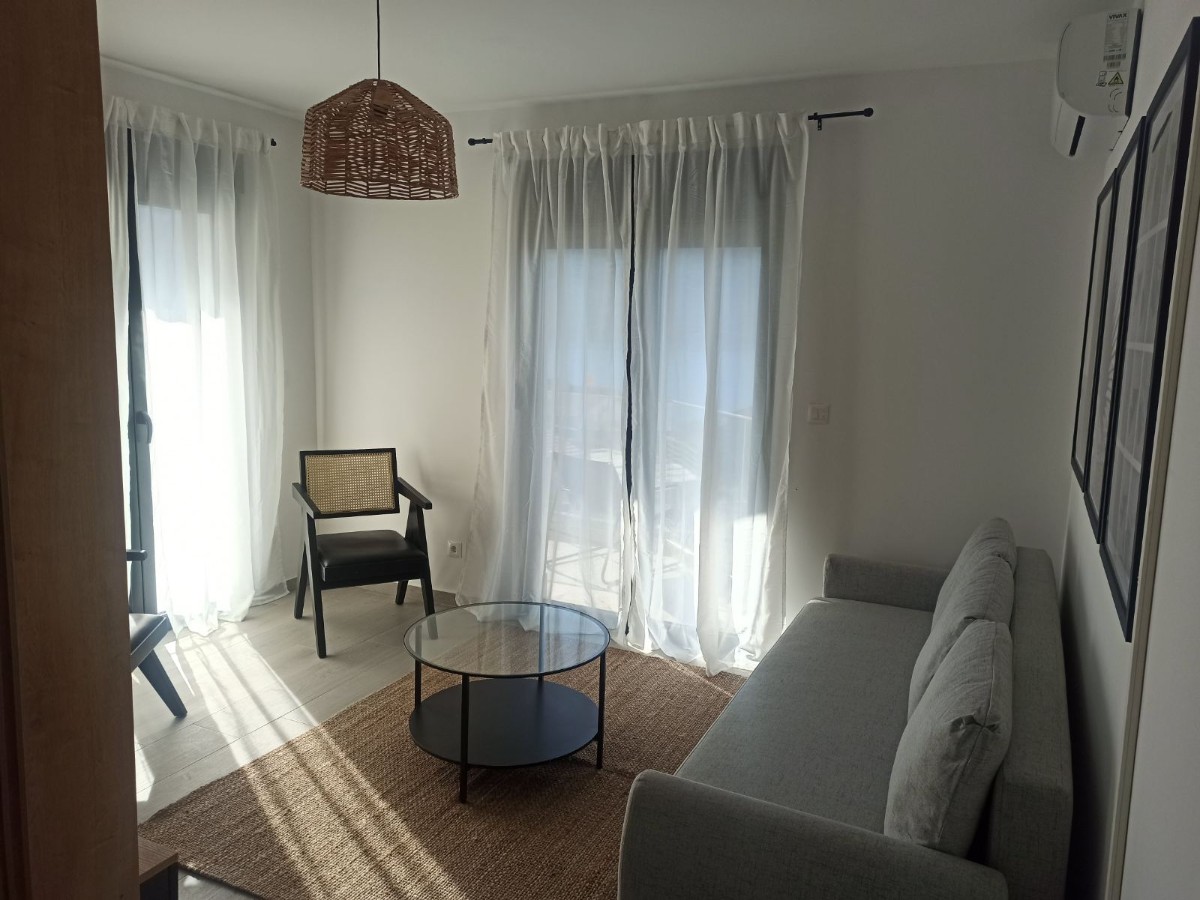 Izdaje se namjesten jednosoban stan u Kumboru , Herceg Novi  